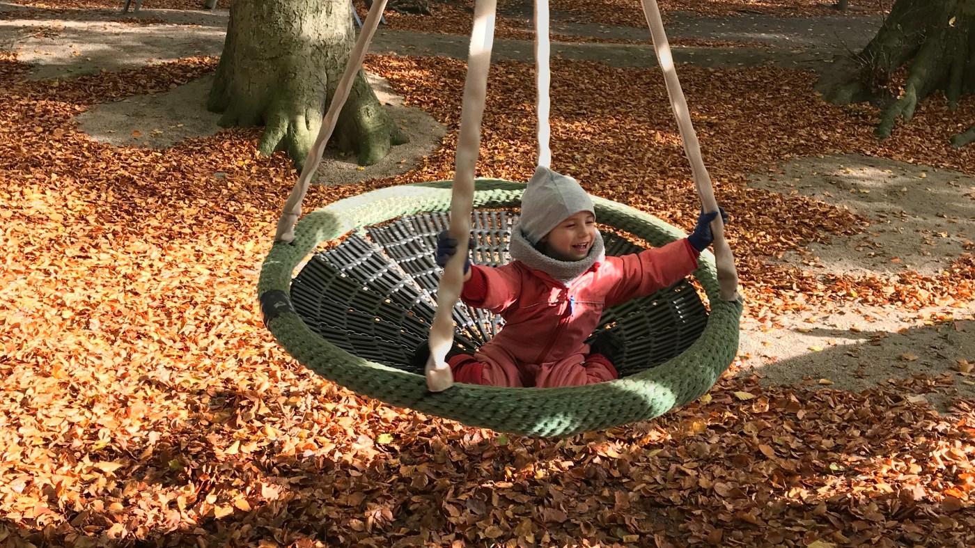 Waldkind Finkid Herbst Schaukel